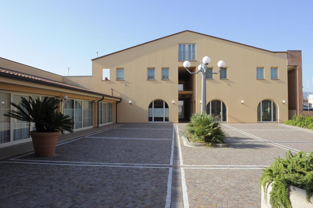 Hotel Plazza Porcari Exterior photo