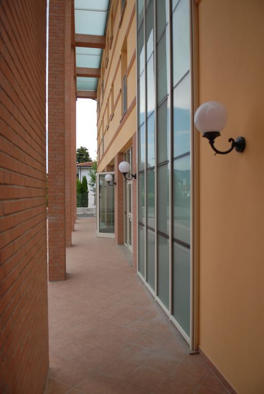 Hotel Plazza Porcari Exterior photo